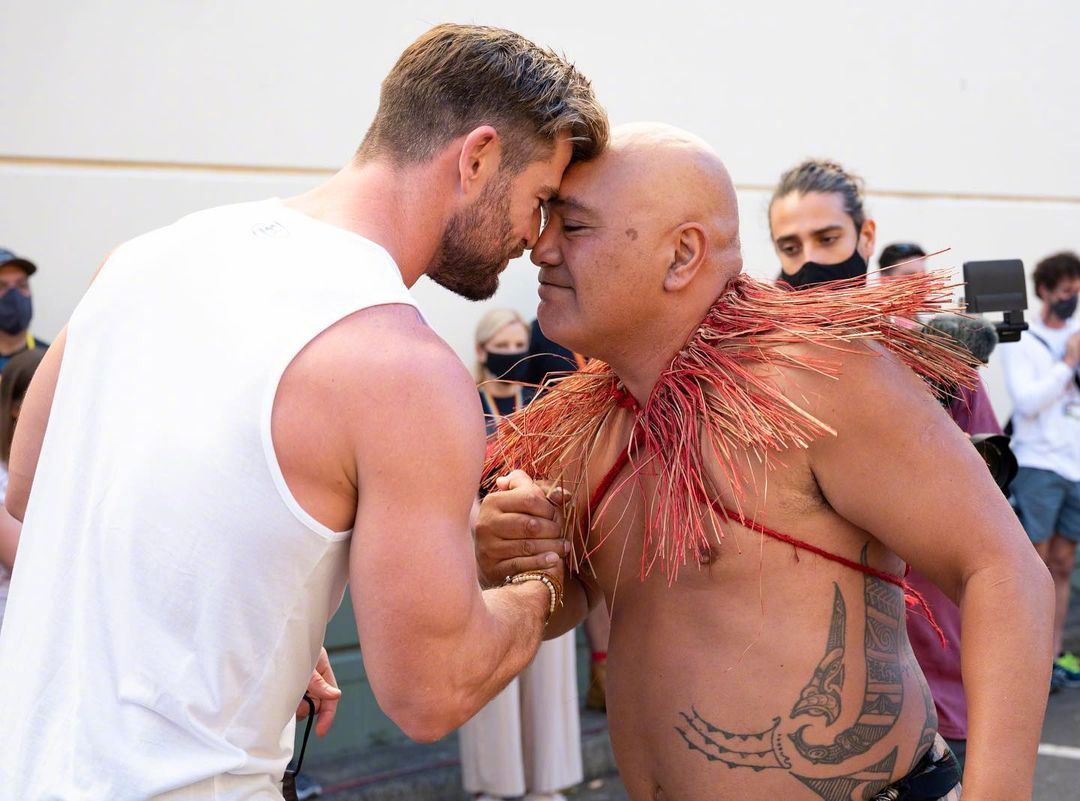 《雷神4》电影正式开机 锤哥与澳洲原住民起舞表演