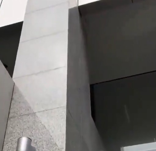 敏捷高玩演示现实蹬墙跳上高墙 网友惊叹马里奥经典动作有出处