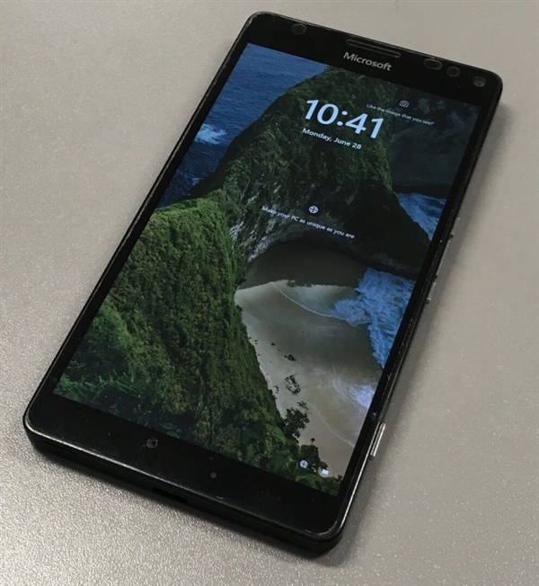 微软Lumia 950 XL成功移植Win11：能通话发短信