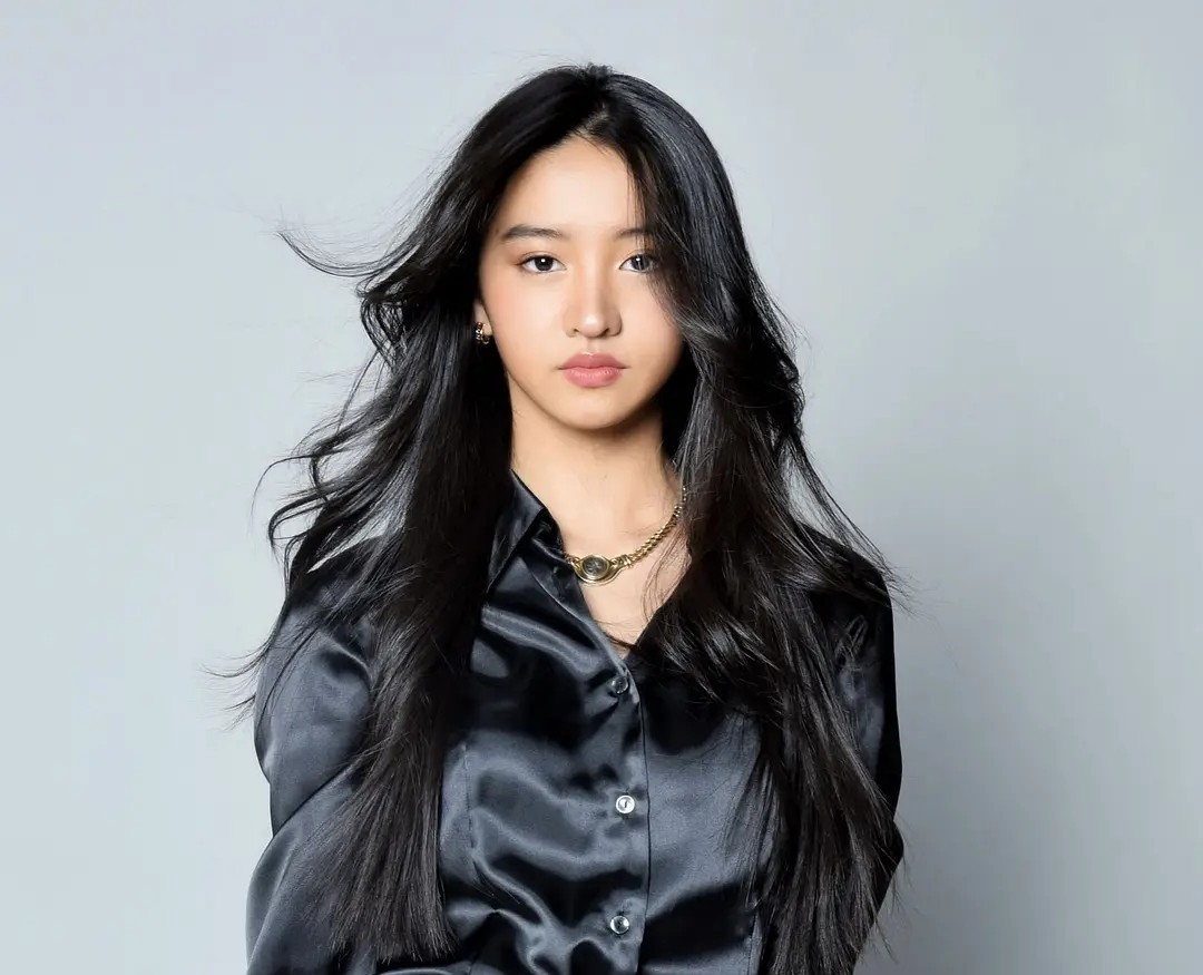 咒怨导演新片《牛首村》新海报 木村拓哉女儿露美背