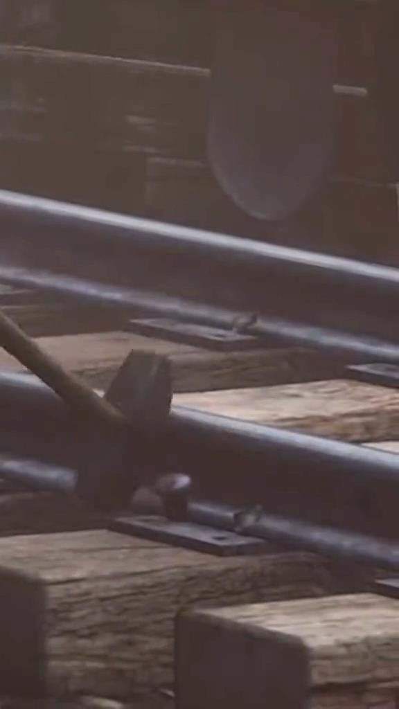 《荒野大镖客2》细节非常惊人 铁路工人真在修铁轨