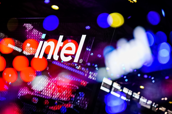Intel突然取消两大业务 新CEO两年连挥9刀挤出15亿美元