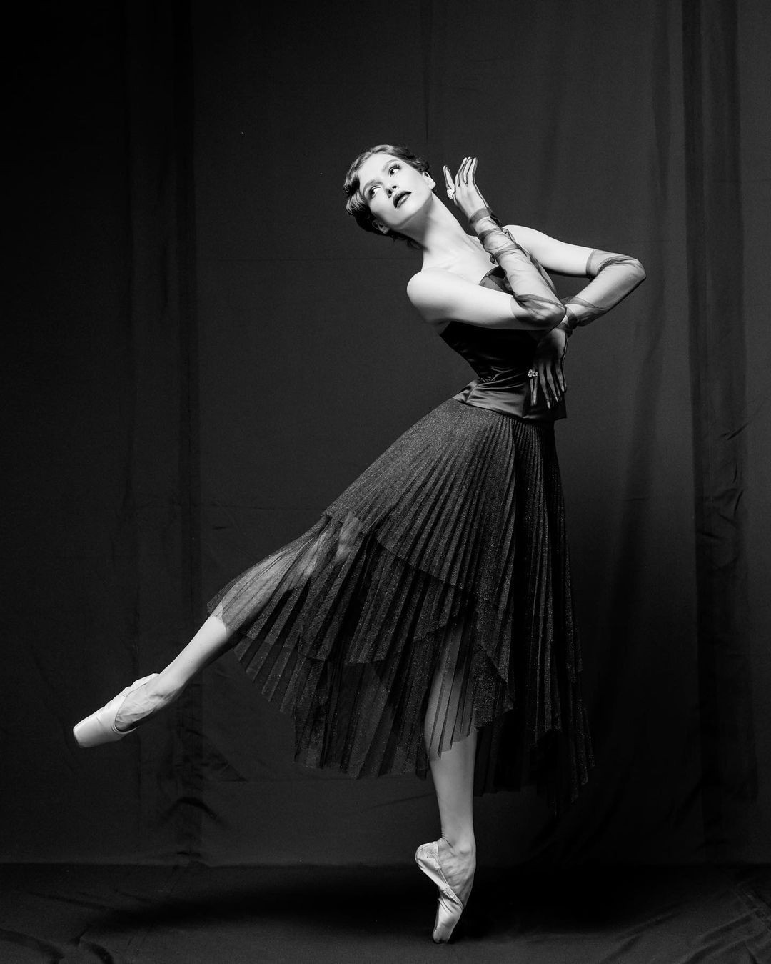 《原子之心》双生舞伶演员是俄芭蕾舞蹈家 美艳动人