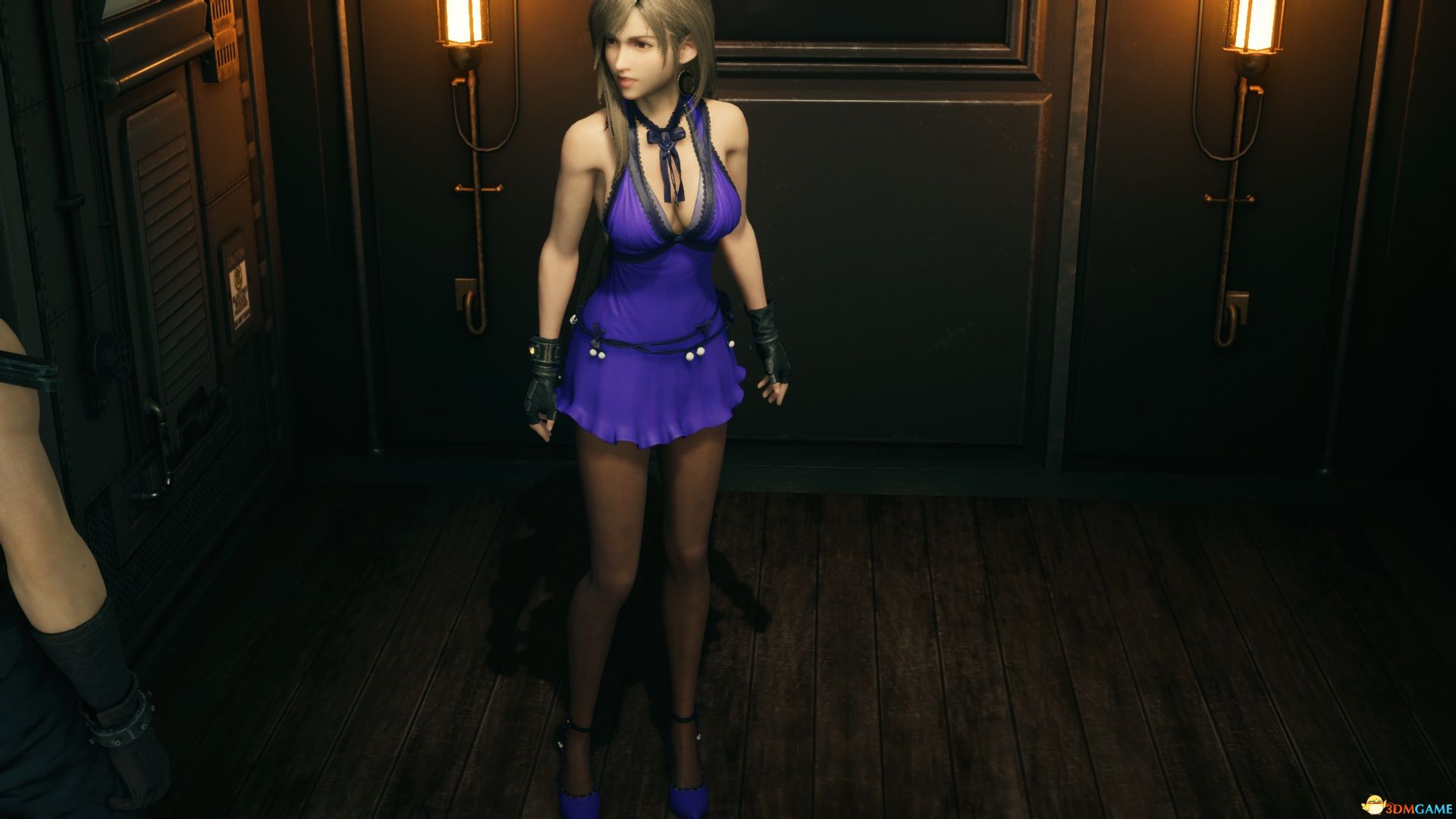 《最终幻想7：重制版》适配蒂法的紫色薄纱连衣裙的半透明吊带黑丝MOD