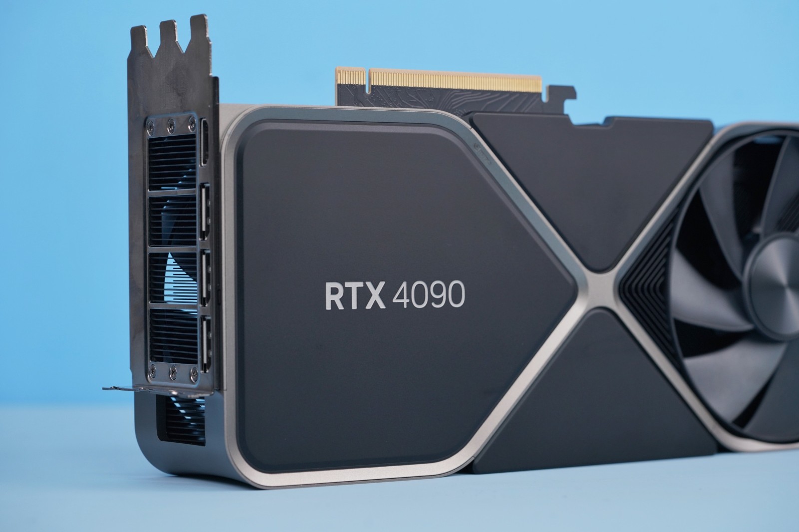 越来越贵 英伟达证实RTX40玩家多花近3000元升级显卡