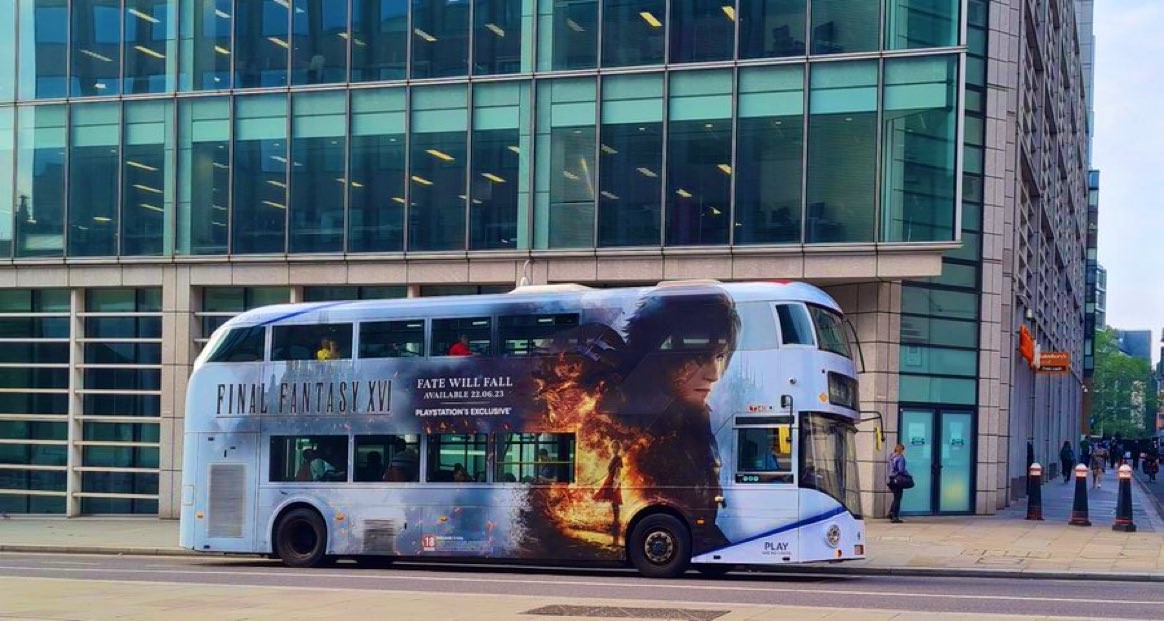 英国伦敦街头《最终幻想16》主题巴士 十分吸睛
