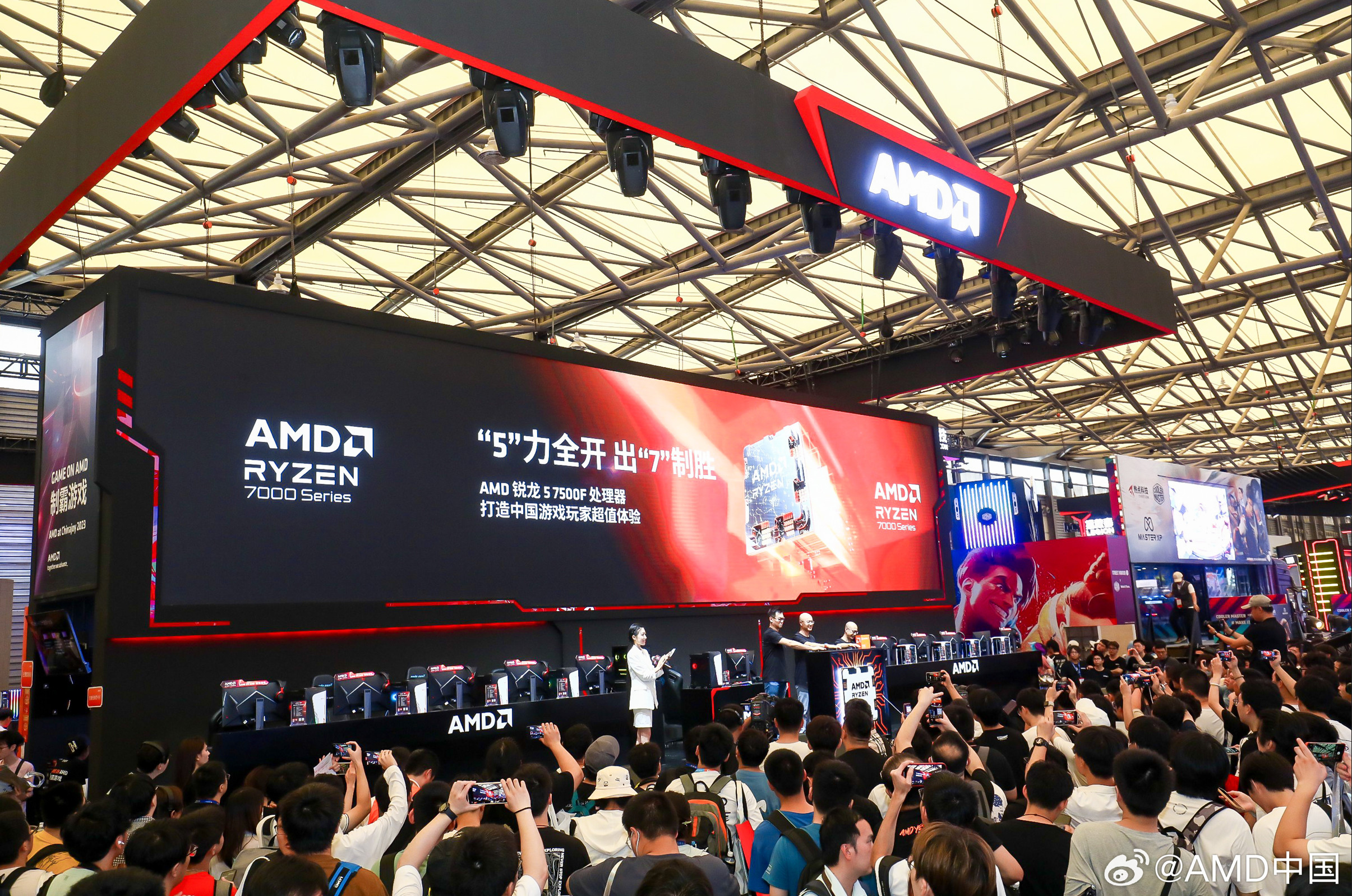 ChinaJoy 2023：AMD展台现场一览 CPU、显卡、MOD机箱