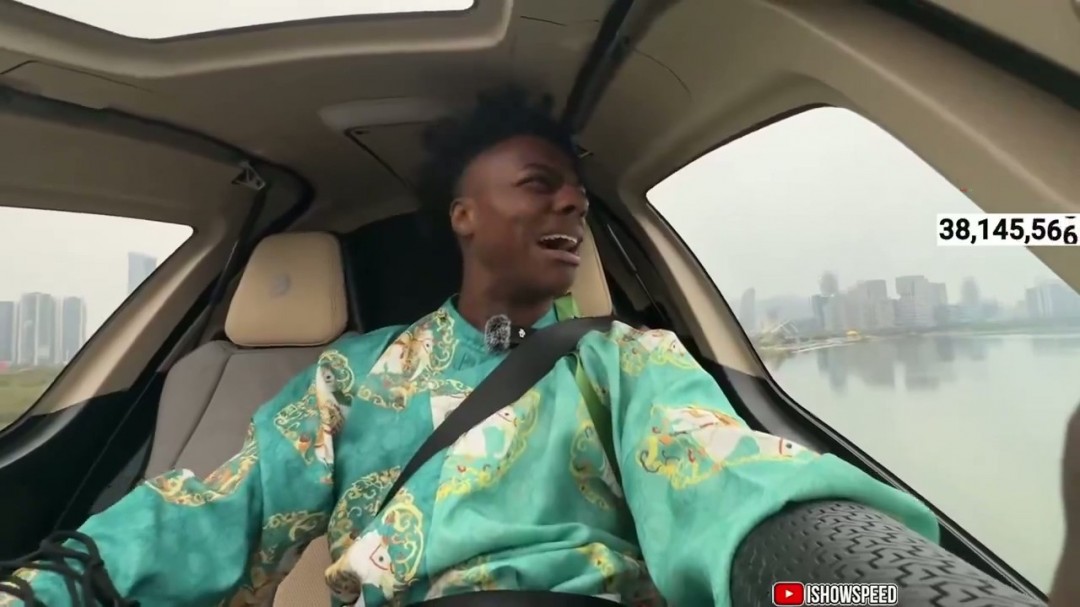 差点被吓哭！甲亢哥中国深圳体验飞行汽车