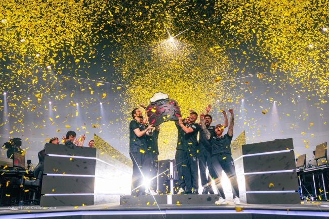 Furia战队加冕《彩虹六号Re：Load》2025锦标赛全球冠军