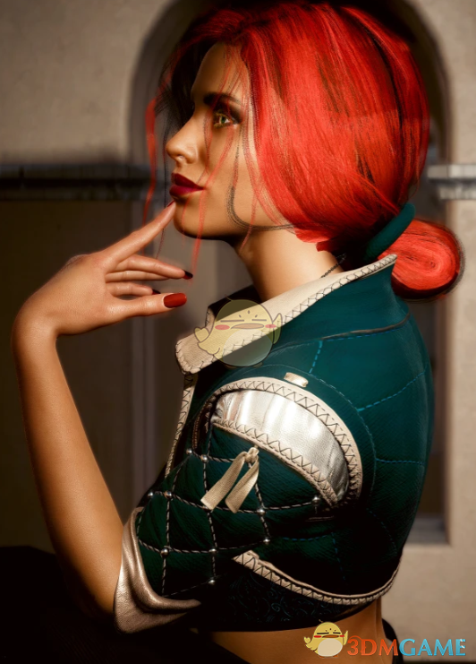 《赛博朋克2077》巫师三特莉丝套装MOD