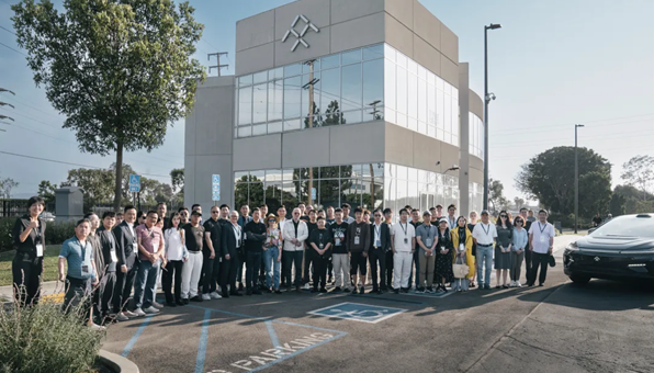 贾跃亭展示的FF91起火爆炸 法拉第未来总部小楼被烧