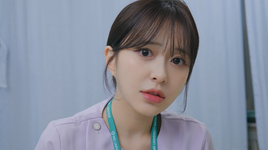 《阿西,美女室友竟然...？2》官方版