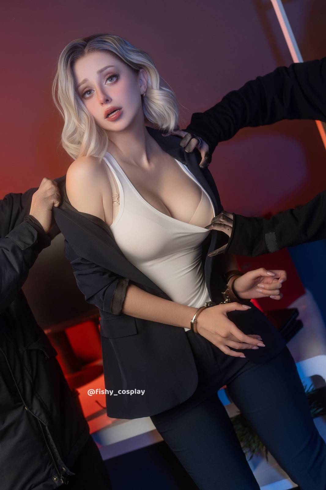 还有付费剧情！ 俄罗斯美女cos《生化危机9》女主格蕾丝