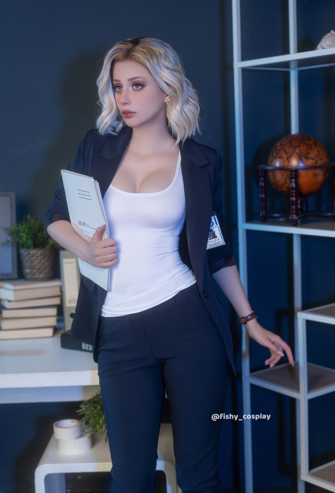 还有付费剧情！ 俄罗斯美女cos《生化危机9》女主格蕾丝