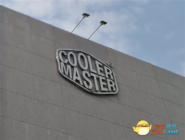 酷冷至尊推出V1100/V1300 SFX Platinum白金电源：配送PCIe 5.0电源线