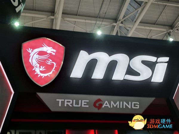 超大号“屁股”瞩目：微星新一代机皇Titan GT77亮相