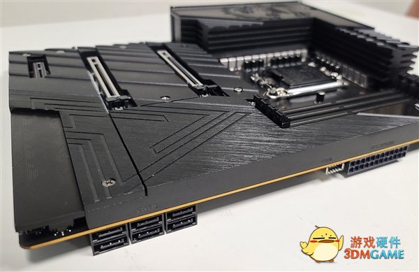 史上最干净的主板：所有接口都“消失”了