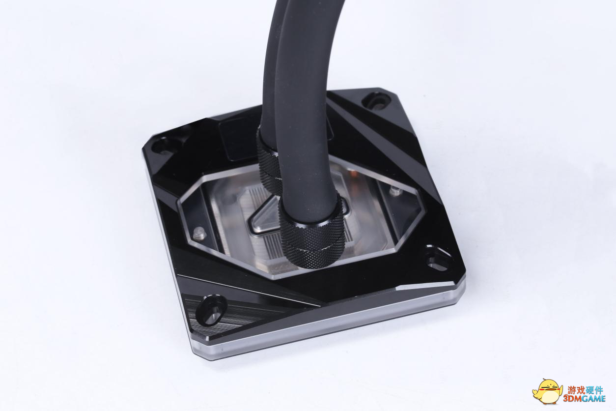 装机推荐|五彩斑斓黑也能打造主机？小白分体式水冷初体验