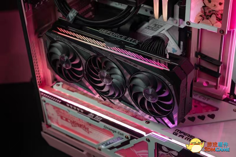 战斗萝莉同款竞装 华硕Z690吹雪主板颜值性能兼备