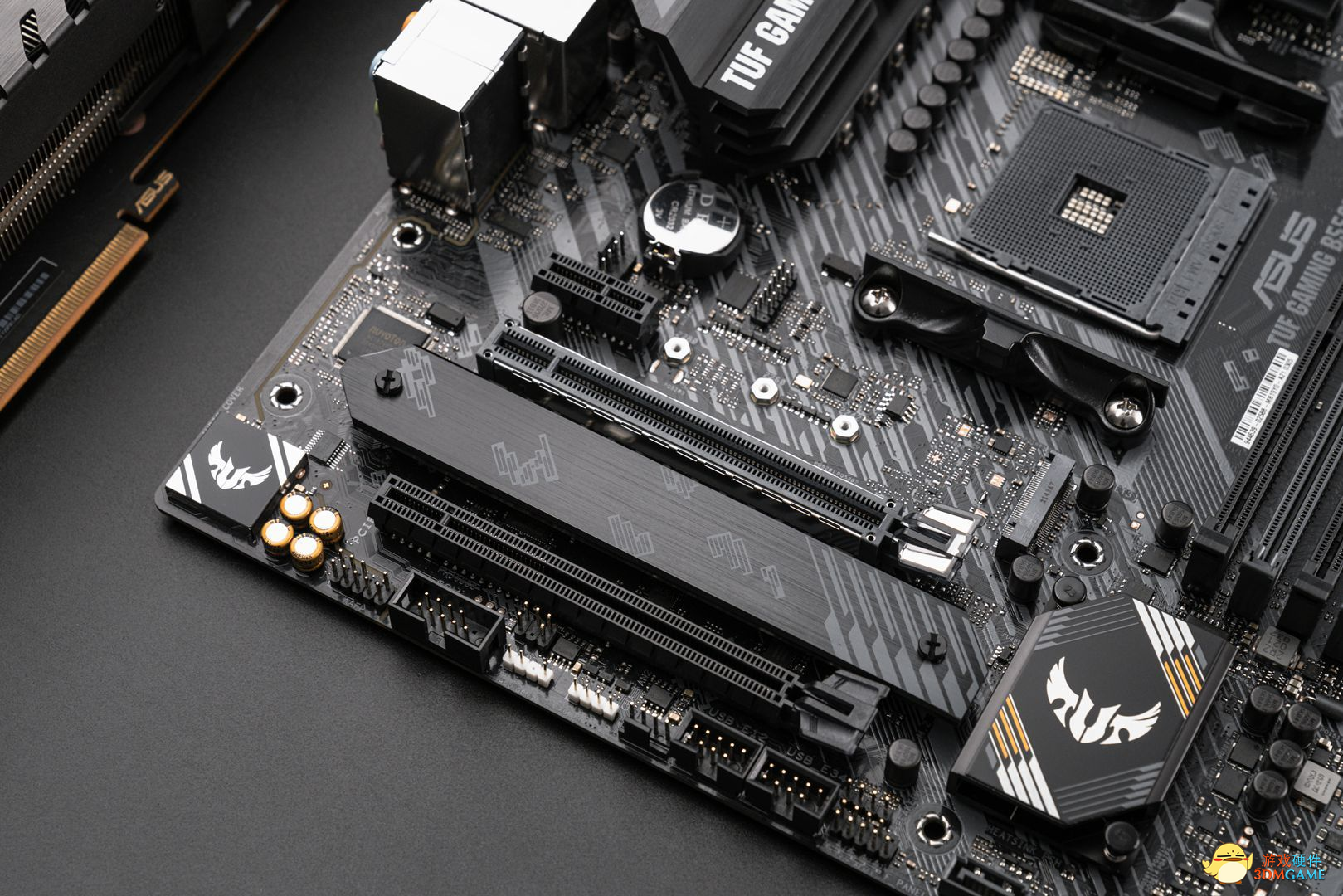 华硕重炮手带你体验《幽灵线：东京》驱魔之行