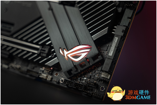 只为超越 华硕ROG Z690 APEX主板创DDR5-10552！