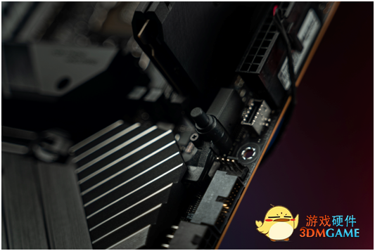 华硕ROG Z690 APEX主板再创DDR5-10660超频新纪录