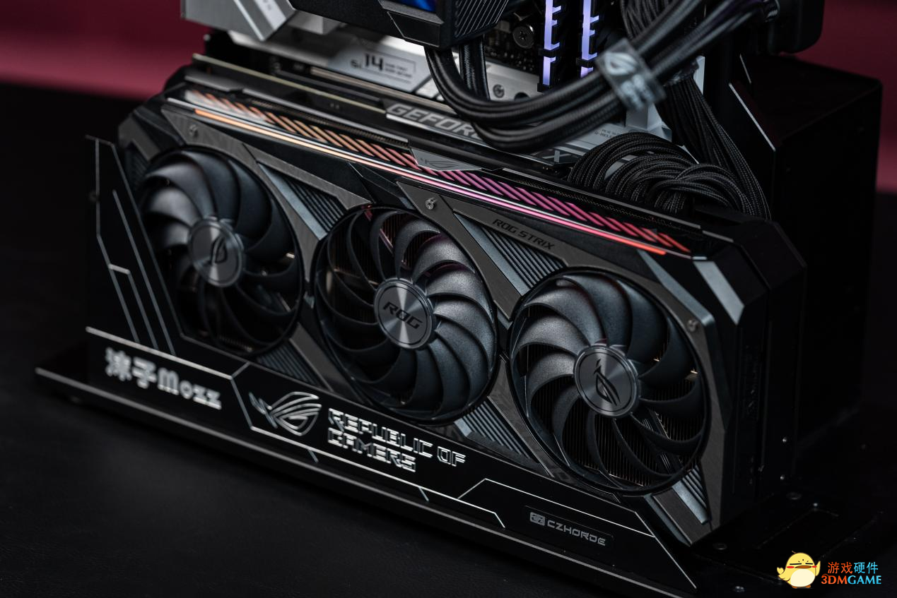 华硕Z690吹雪主板助沫子打造高颜值主机