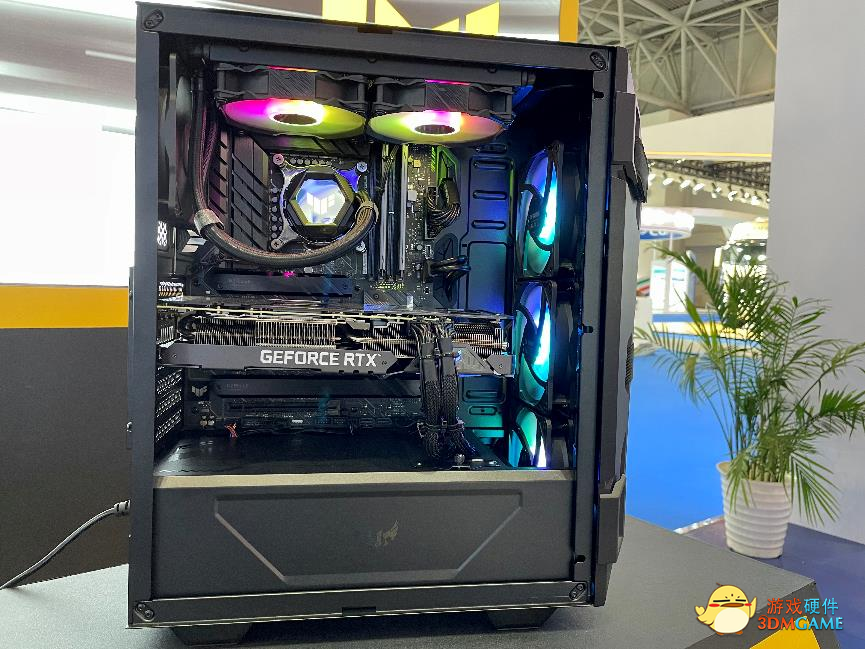 华硕主板亮相西洽会 多方案满足全需求