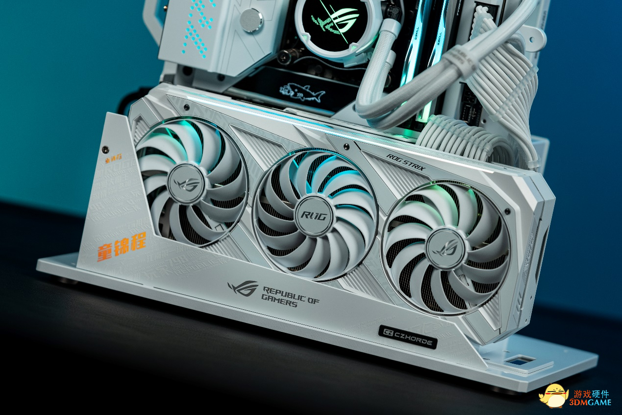 华硕Z690主板助力江南第一深情童锦程电竞房