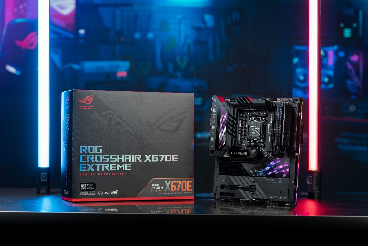 华硕X670E主板5力之巅 性能颜值两开花