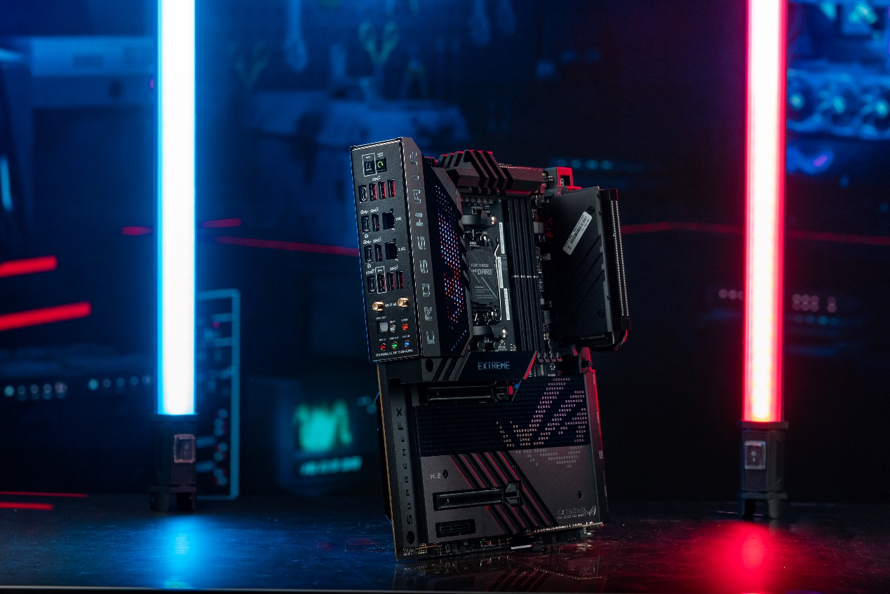 华硕X670E主板5力之巅 性能颜值两开花