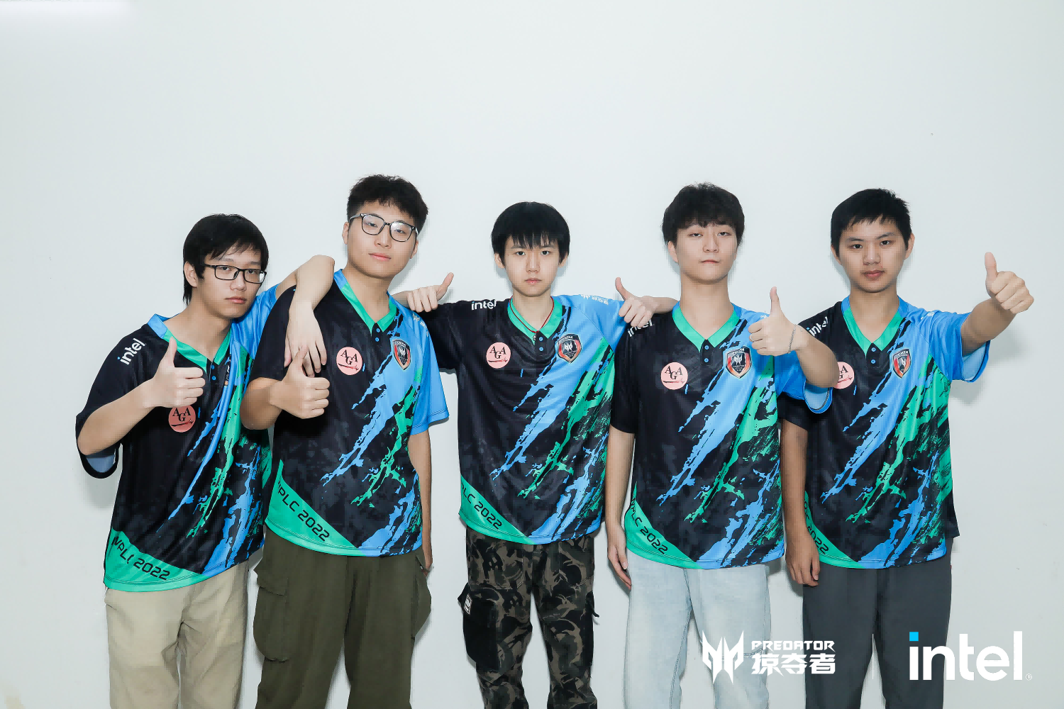 掠夺者超神杯夏季赛圆满收官！冠军捧杯铸就新传奇！