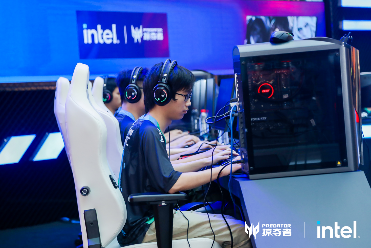 掠夺者超神杯夏季赛圆满收官！冠军捧杯铸就新传奇！