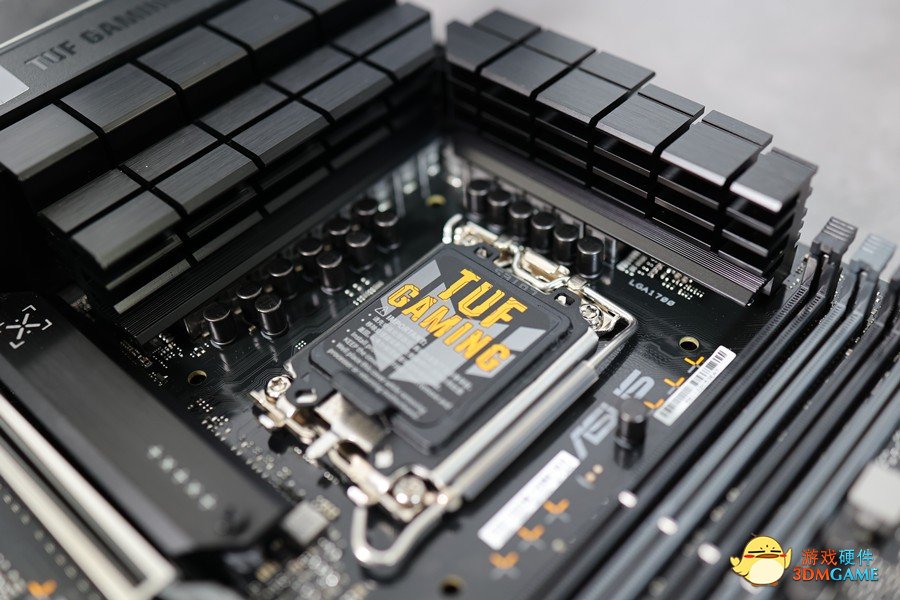 新竞化  华硕B760M主板图鉴