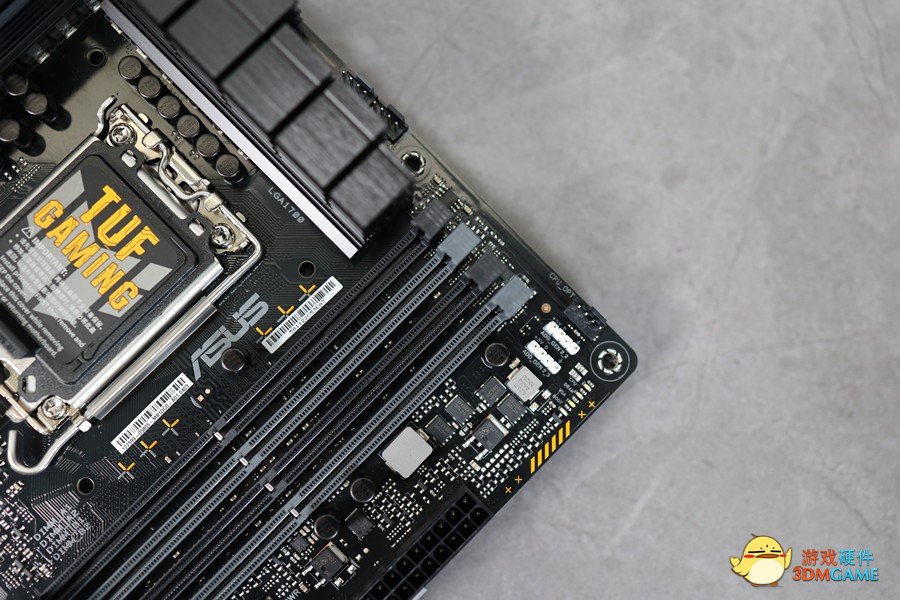 新竞化  华硕B760M主板图鉴