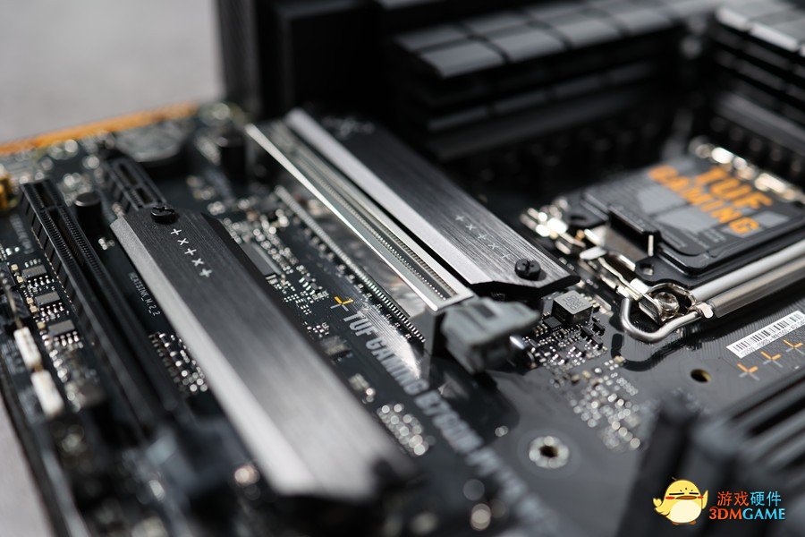 新竞化  华硕B760M主板图鉴