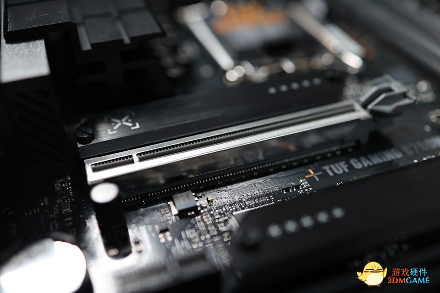 新竞化  华硕B760M主板图鉴