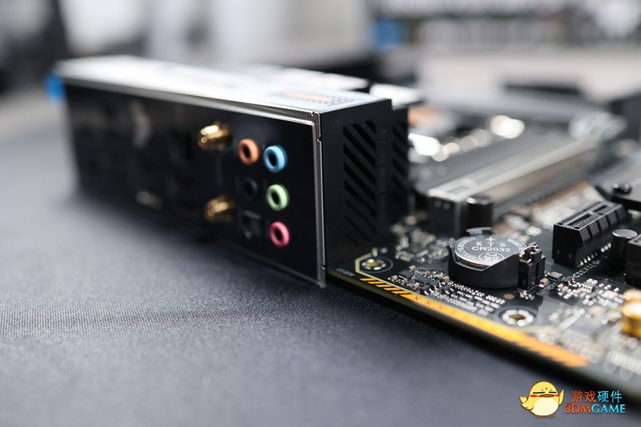 新竞化  华硕B760M主板图鉴