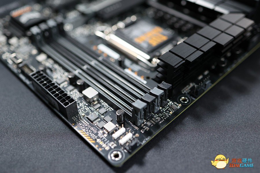 新竞化  华硕B760M主板图鉴