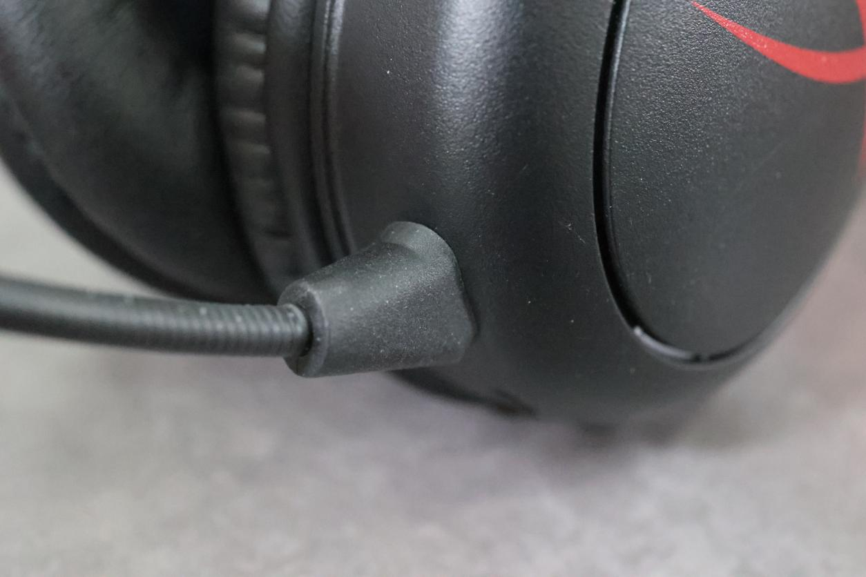 HyperX战斧无线版游戏耳机：沉浸真实音效体验，战无不胜攻无不克