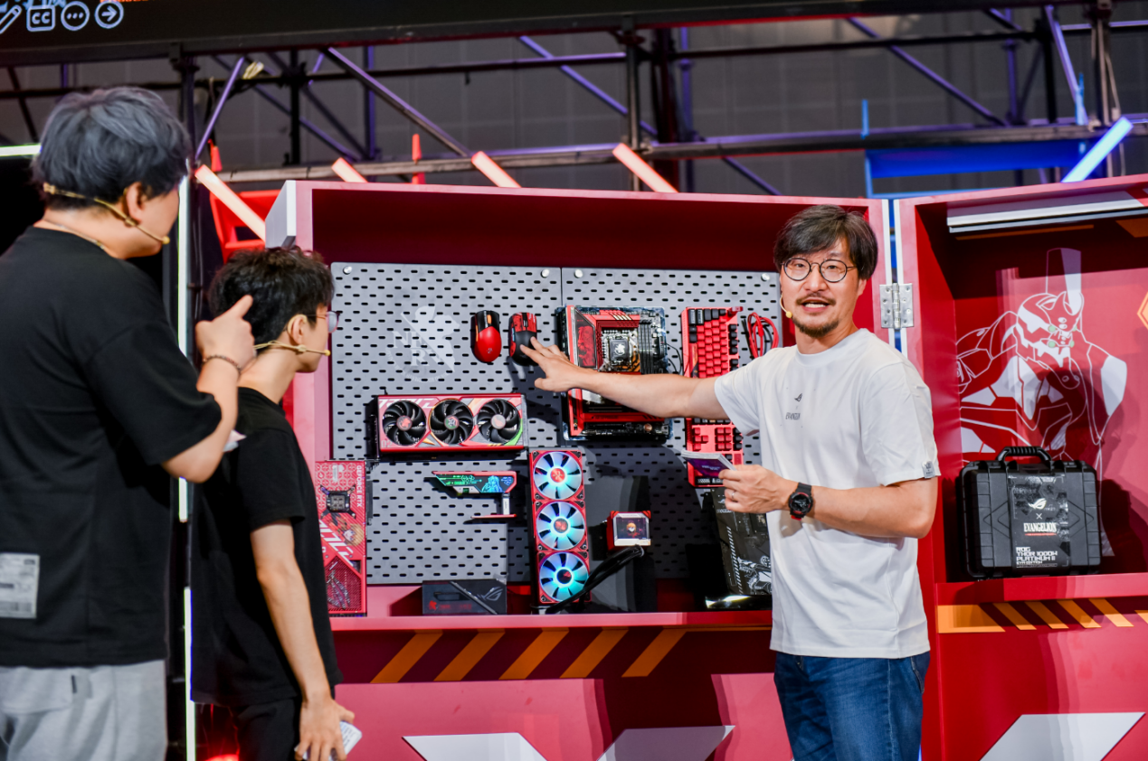 竞化纪元，梦幻联动！ROG×EVA新品发布会登陆BW 2023