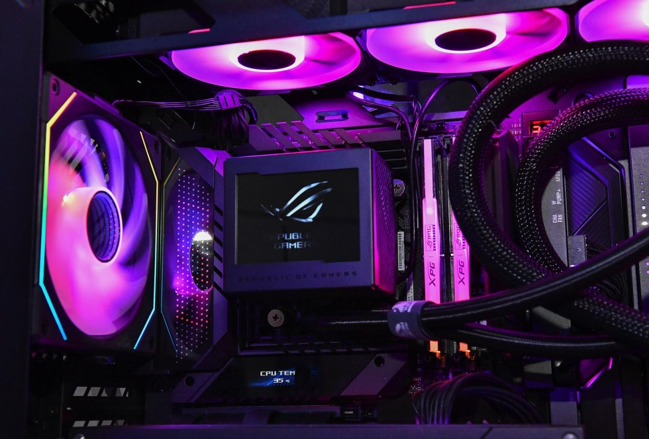 竞化纪元，梦幻联动！ROG×EVA新品发布会登陆BW 2023