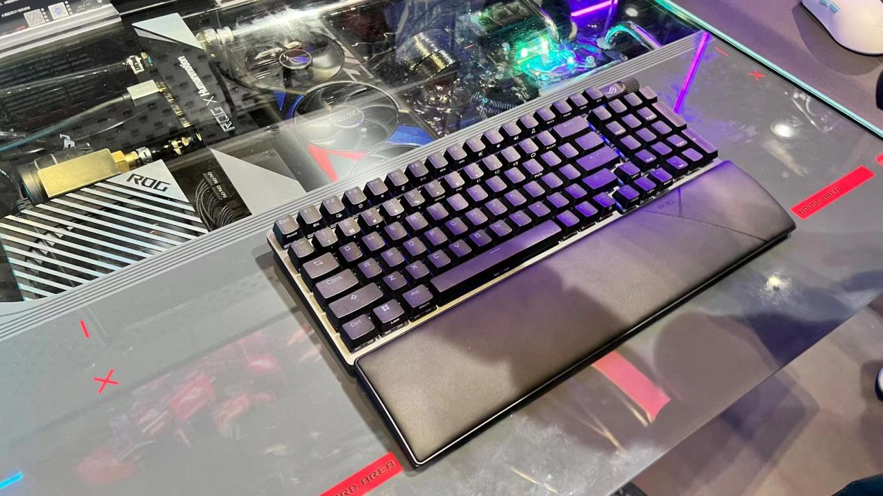竞化纪元，梦幻联动！ROG×EVA新品发布会登陆BW 2023