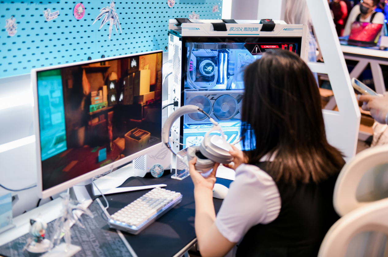 竞化纪元，梦幻联动！ROG×EVA新品发布会登陆BW 2023