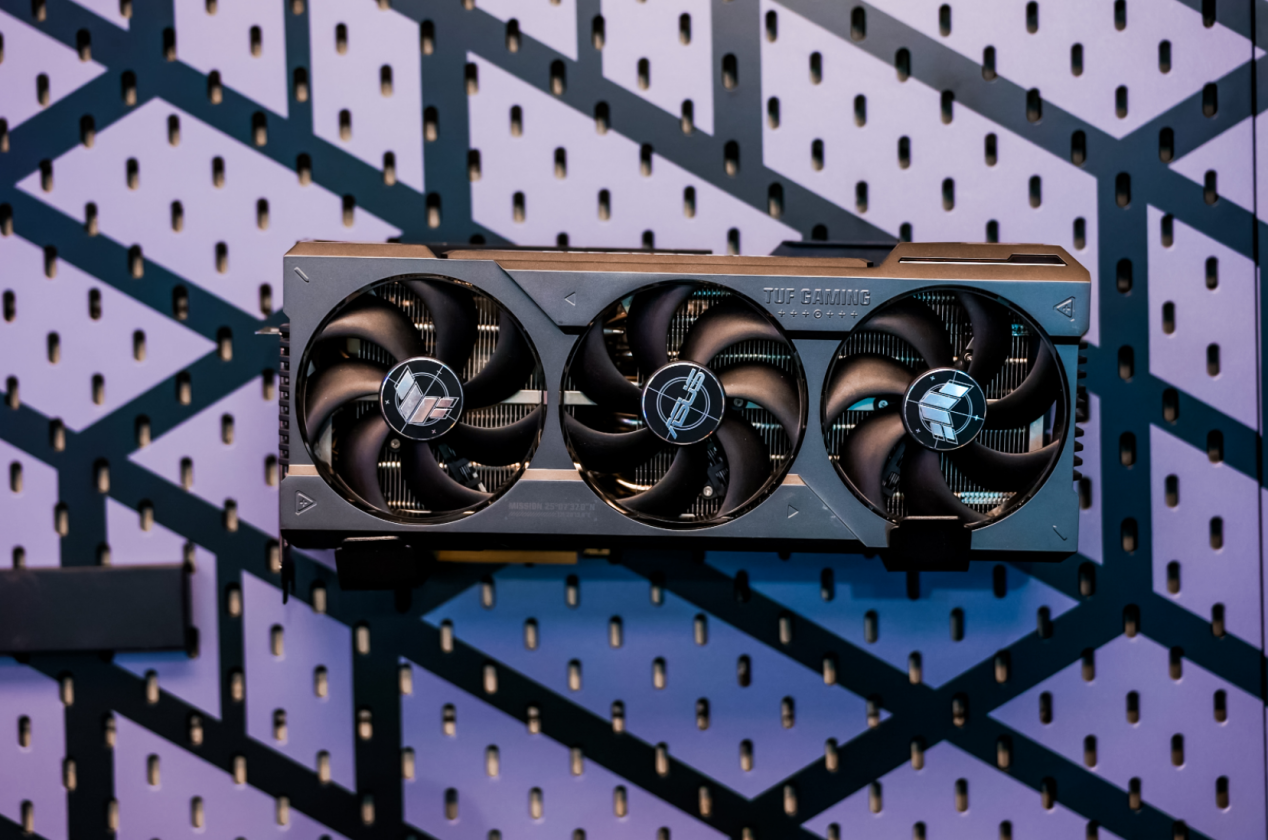 竞化纪元，梦幻联动！ROG×EVA新品发布会登陆BW 2023