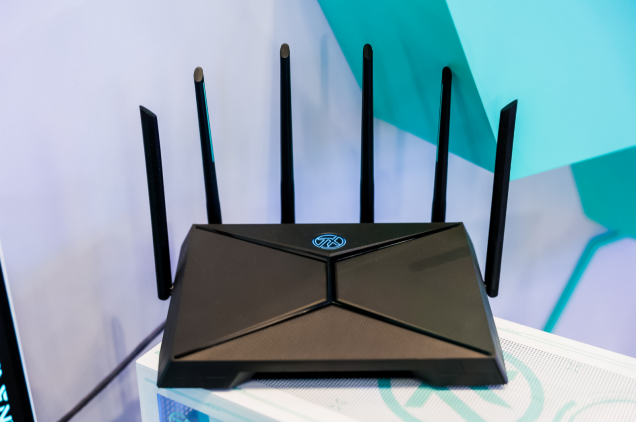 竞化纪元，梦幻联动！ROG×EVA新品发布会登陆BW 2023