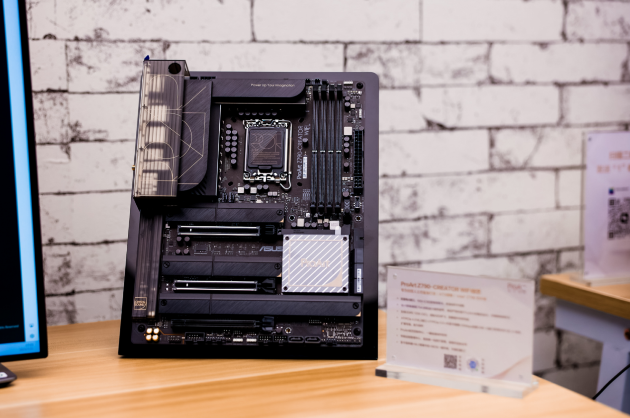 竞化纪元，梦幻联动！ROG×EVA新品发布会登陆BW 2023