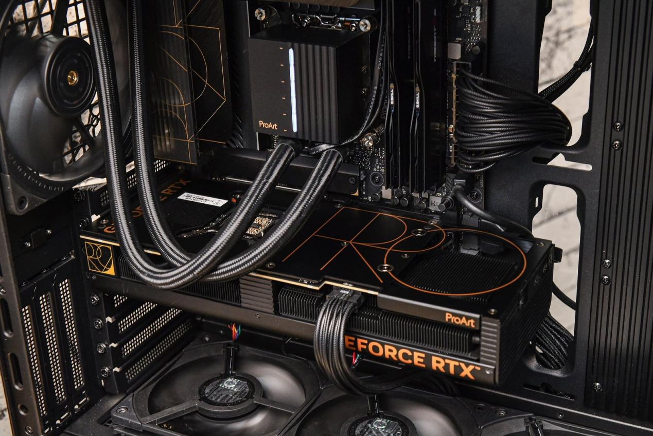 竞化纪元，梦幻联动！ROG×EVA新品发布会登陆BW 2023