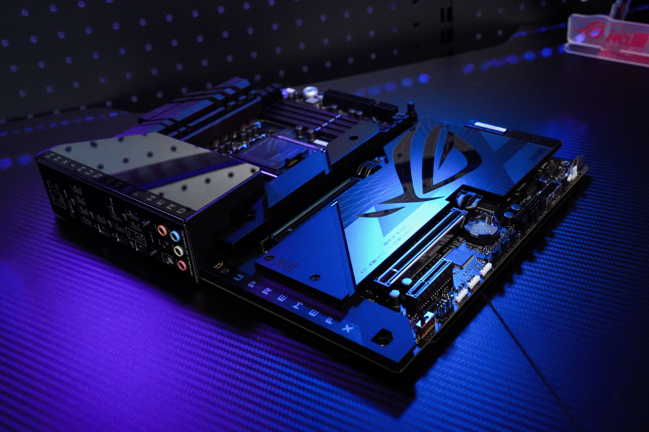 英特尔酷睿第14代处理器i7-14700K首发评测：AI超频，性能无敌