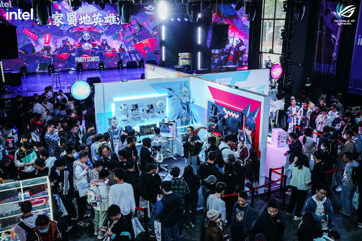 华硕BTF 2.0无线美学 天选背置主板闪耀2023 ROG DAY